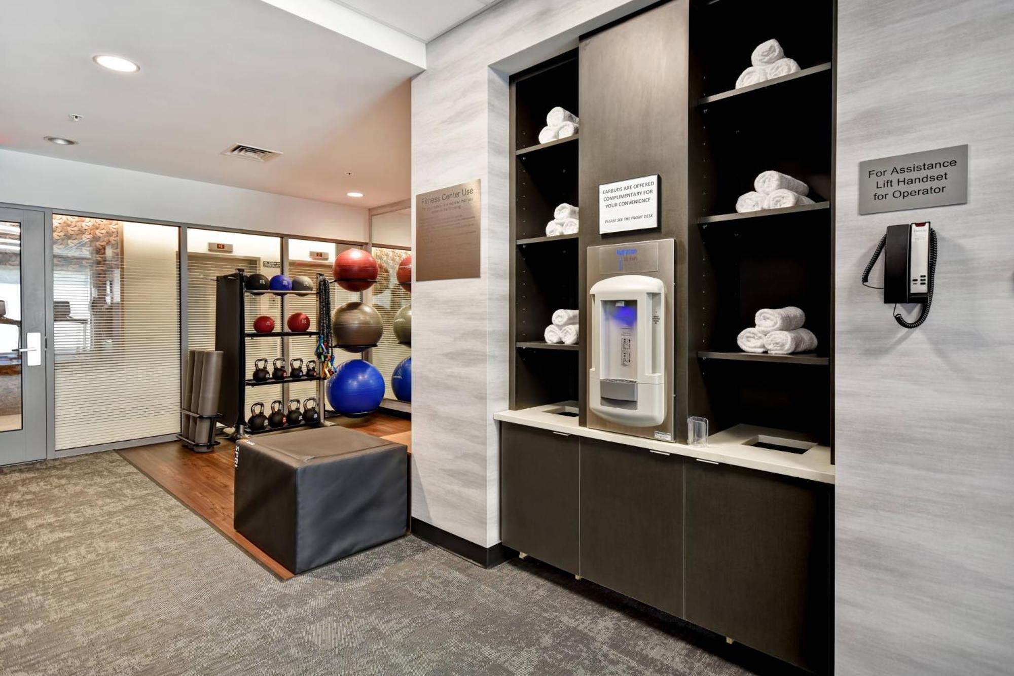 Fairfield Inn & Suites By Marriott Plymouth Bagian luar foto