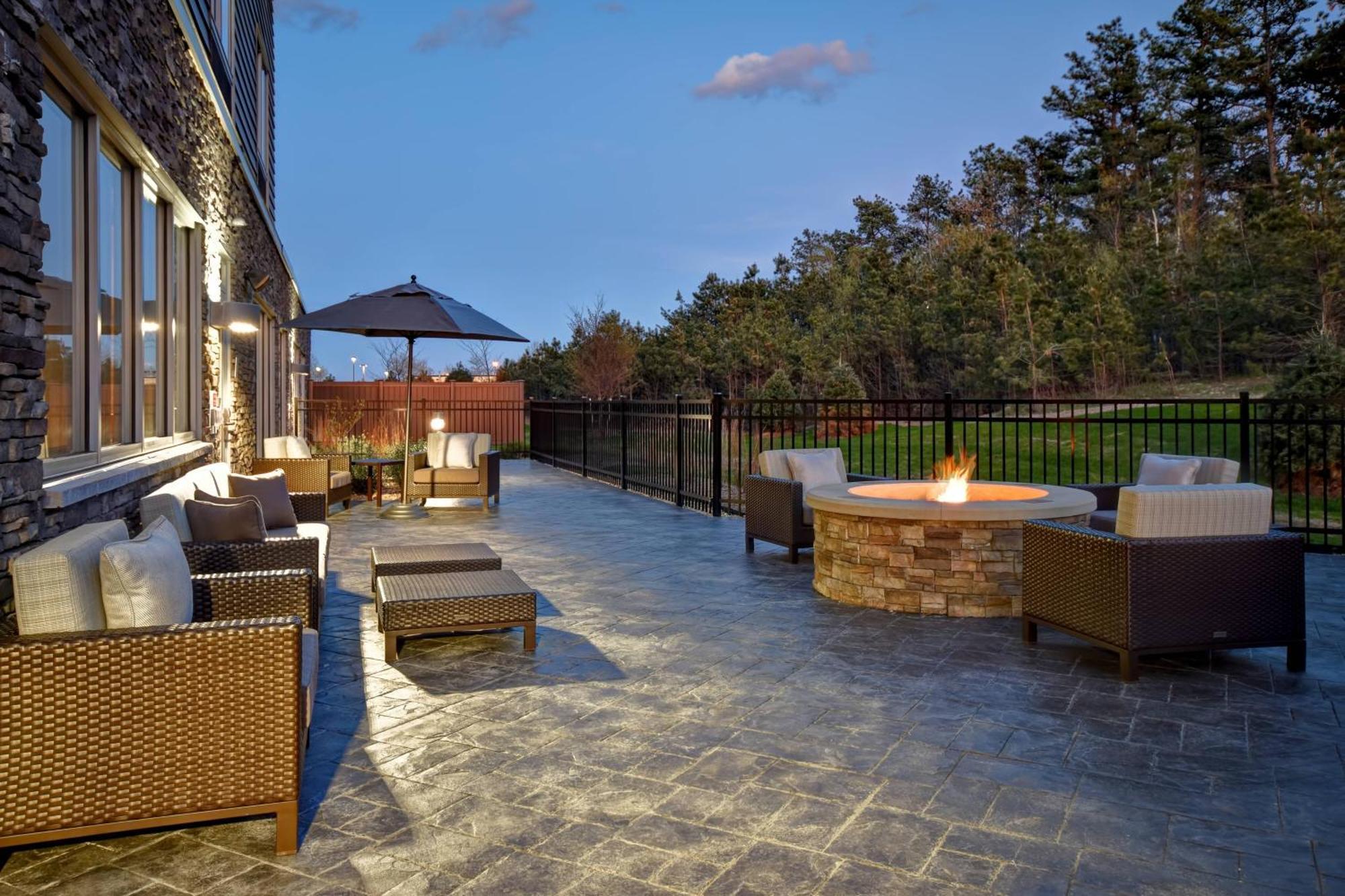 Fairfield Inn & Suites By Marriott Plymouth Bagian luar foto
