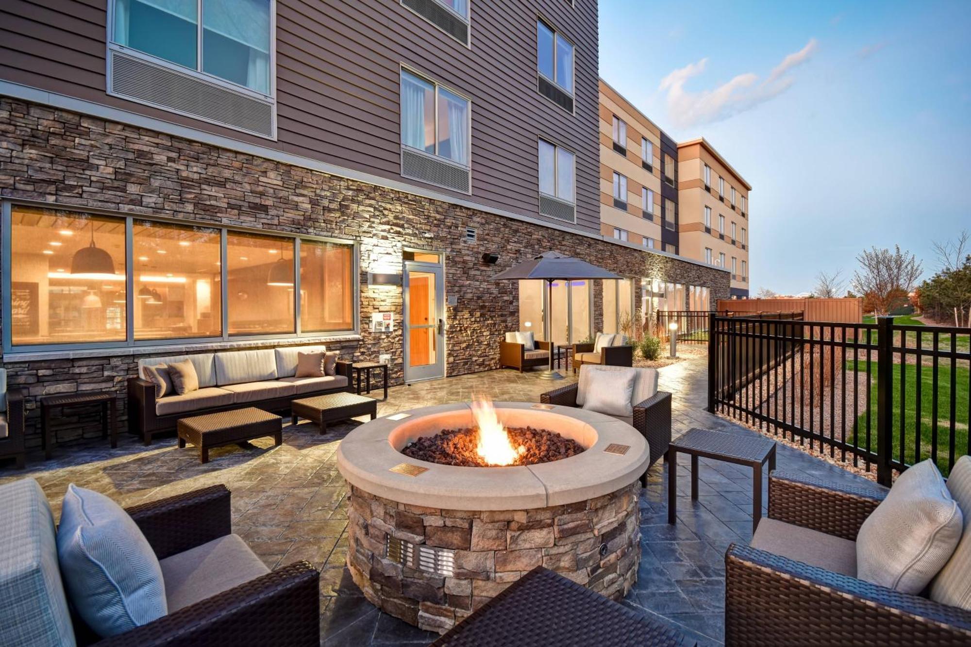 Fairfield Inn & Suites By Marriott Plymouth Bagian luar foto